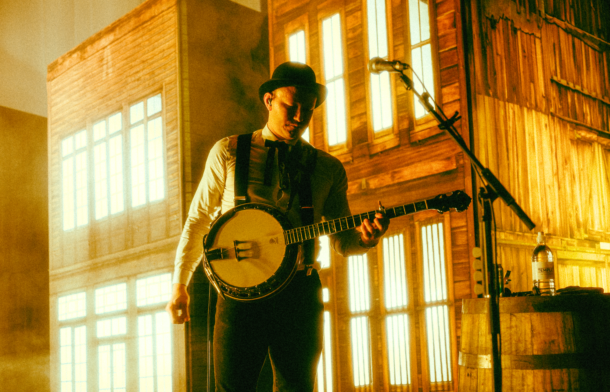 colton-crawford-dead-south-deering-banjos