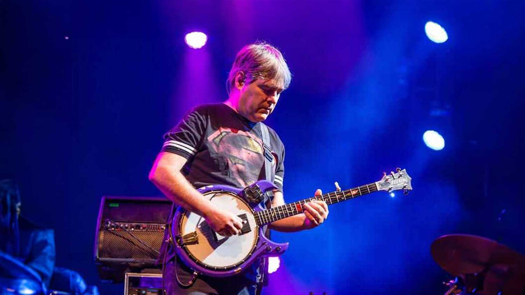 Bela Fleck with his Deering Crossfire banjo