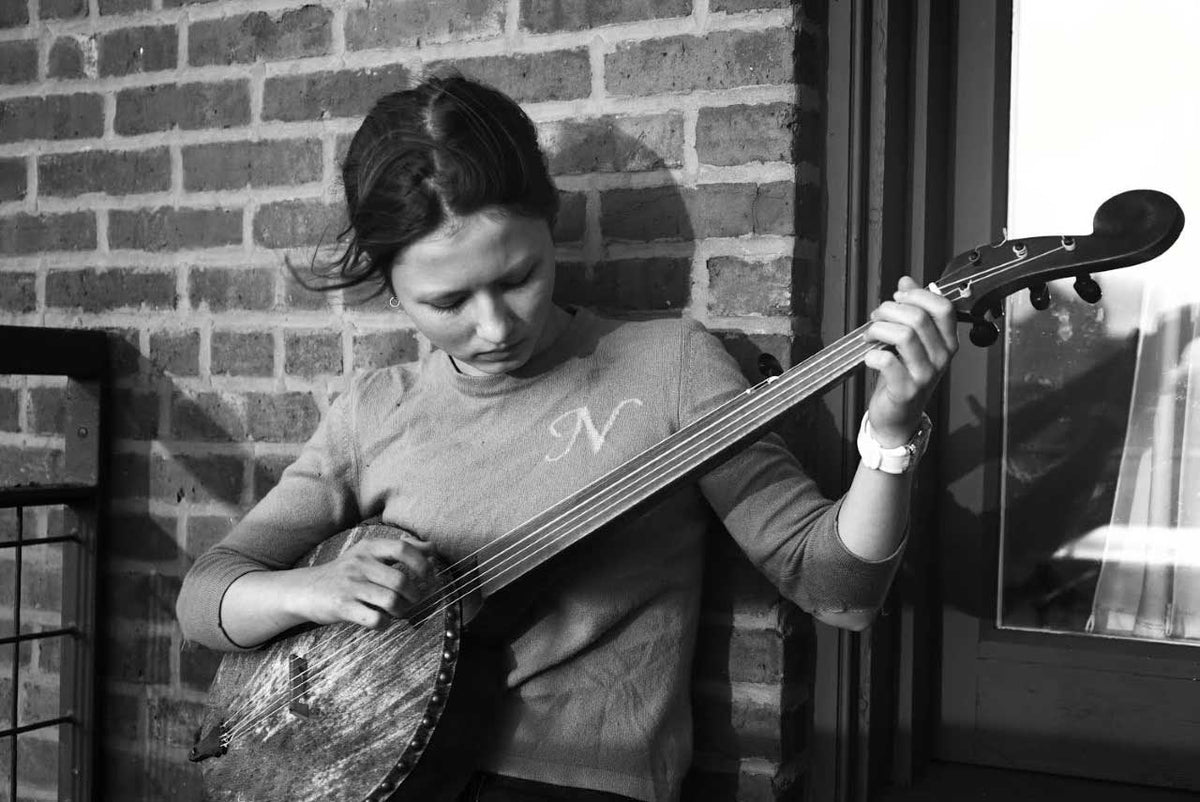 Nora Brown Deering Live Deering® Banjo Company