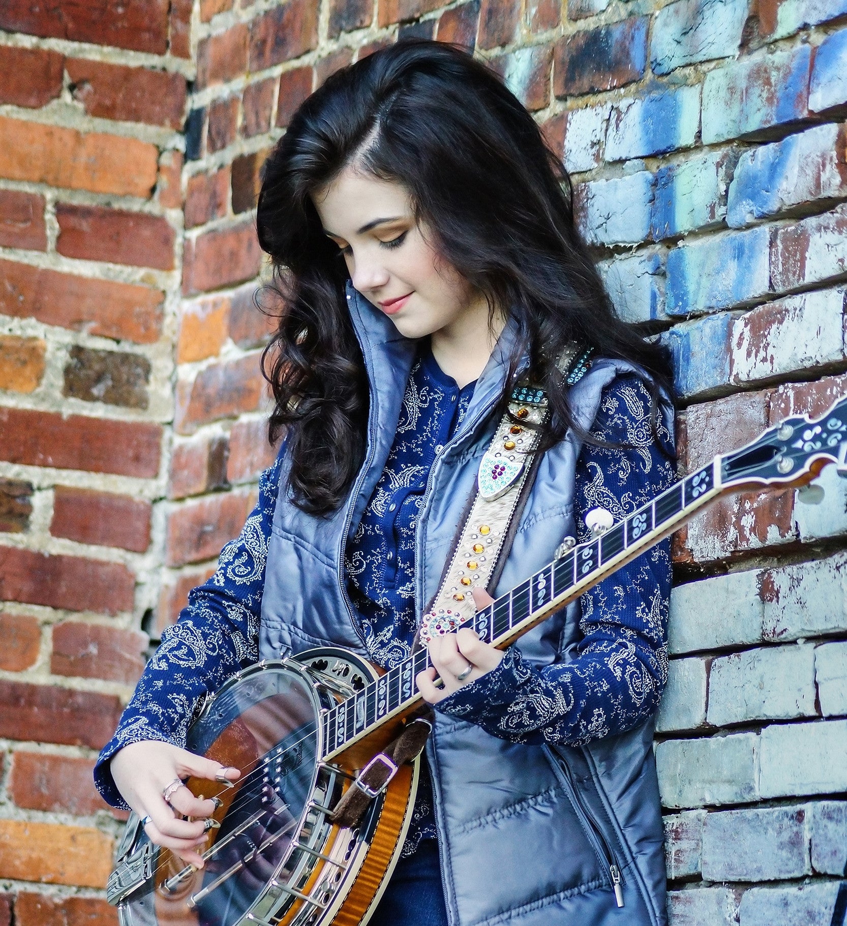 Willow Osborne with her Custom Calico A/E Banjo