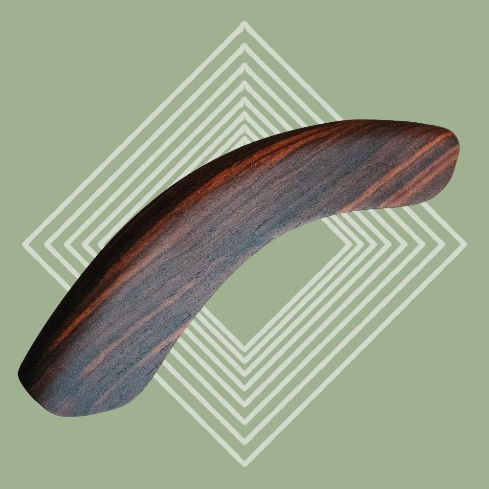 DeeringWoodenArmrest-CurlyMaple-Grenadillo-GreenDiamondBackground, Front