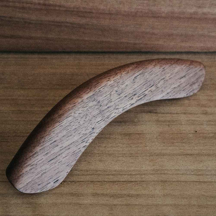DeeringWoodenArmrest-Walnut-Front, LifestyleBackground
