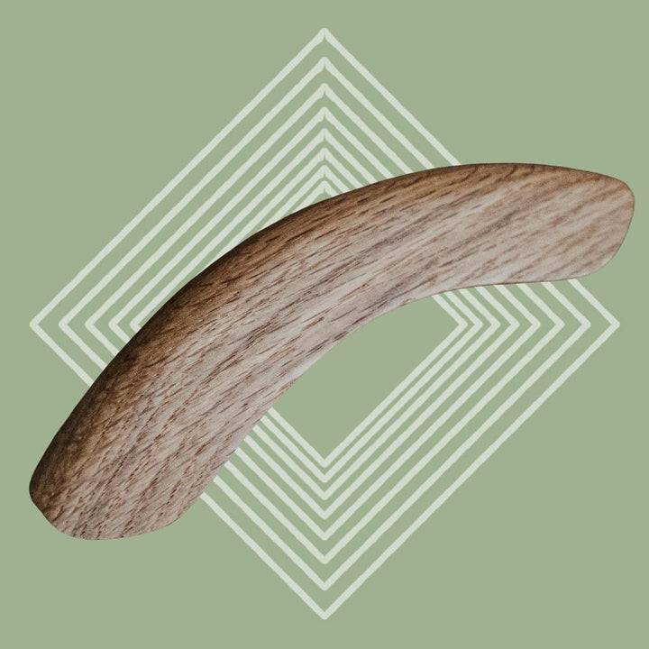 DeeringWoodenArmrest-WhiteOak-GreenDiamondBackground, Front