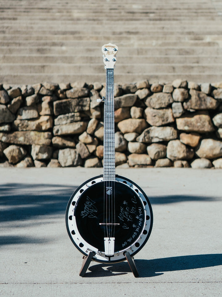 Scott Avett Giving Tuesday Charity Banjo