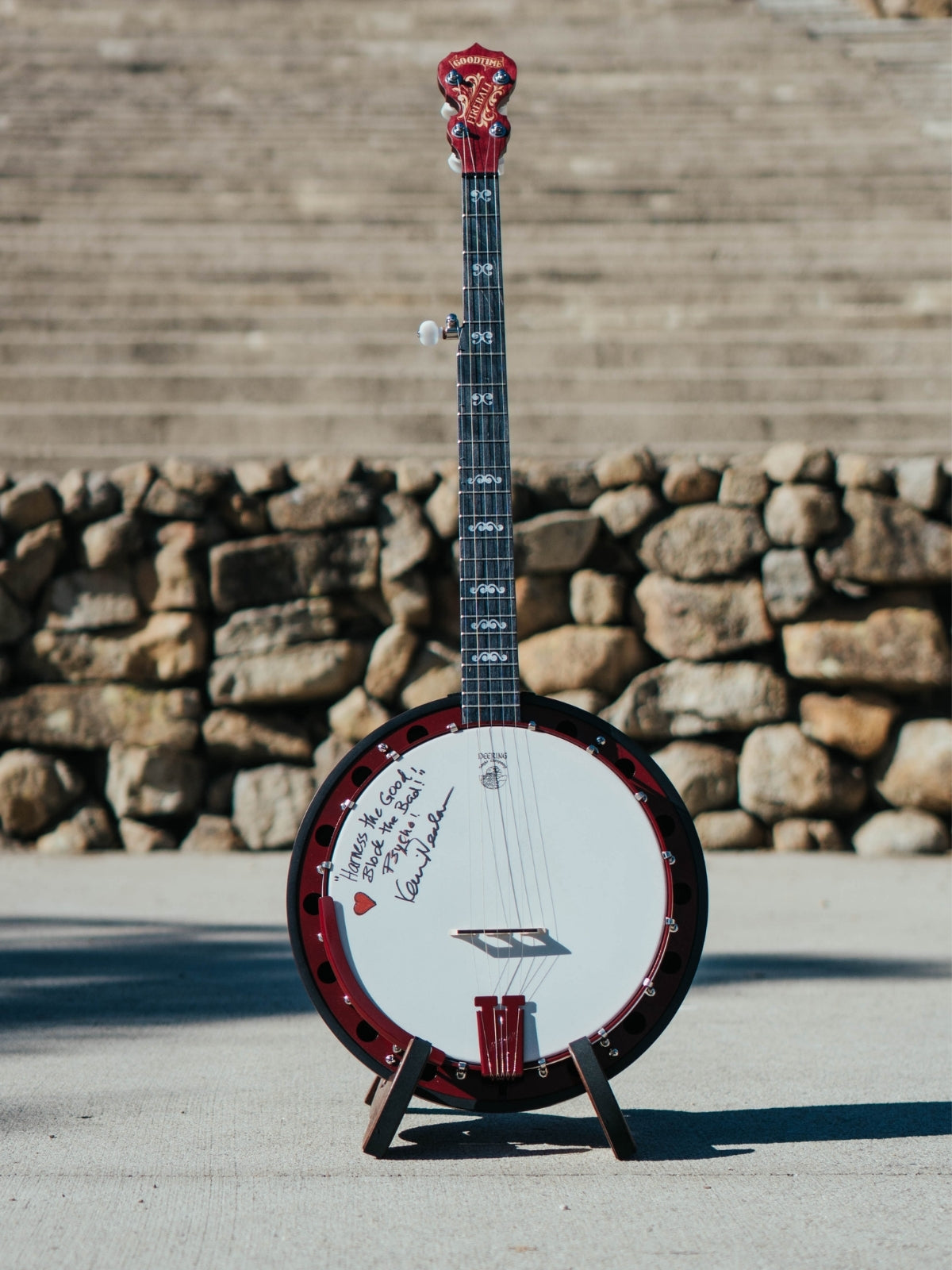 Kevin Nealon Giving Tuesday Charity Banjo