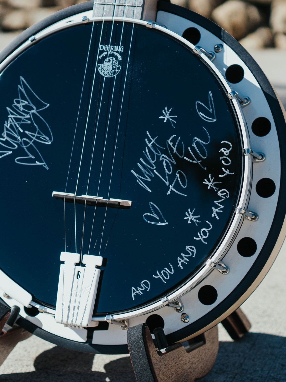 Scott Avett Giving Tuesday Charity Banjo