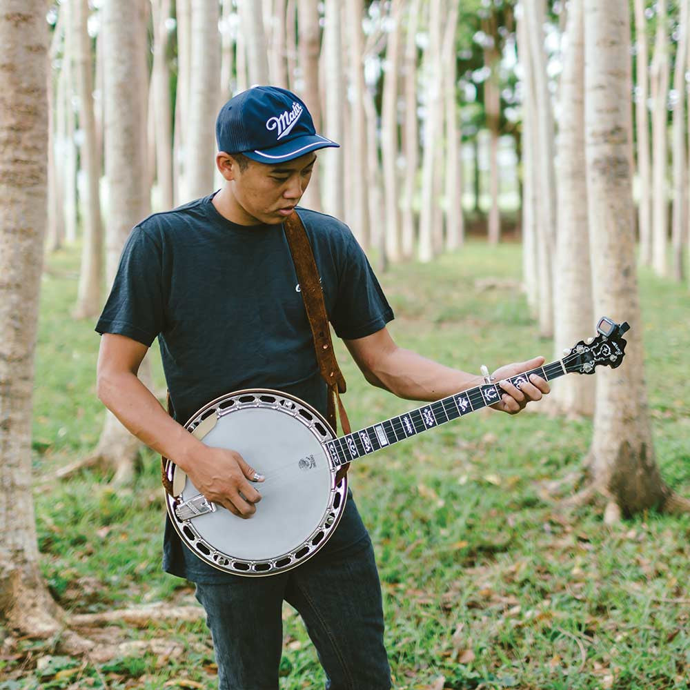 Deering Golden Wreath banjo - Mike Pham in woods