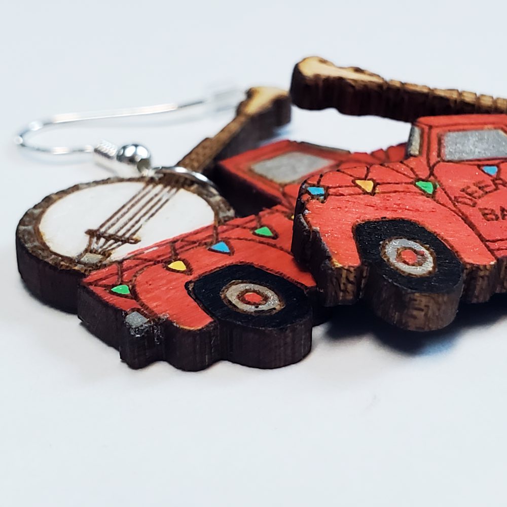 Banjo truck earrings side