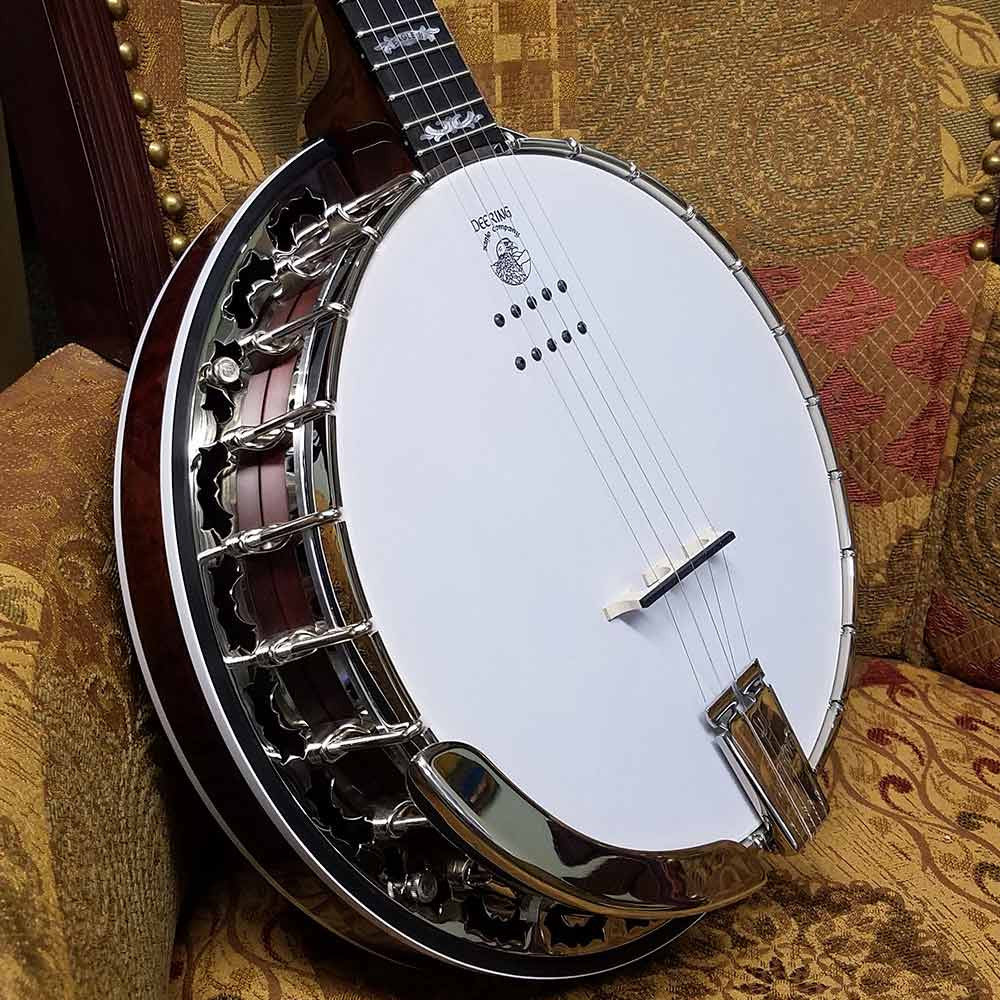Deering Eagle II Acoustic Electric banjo - pot on chair
